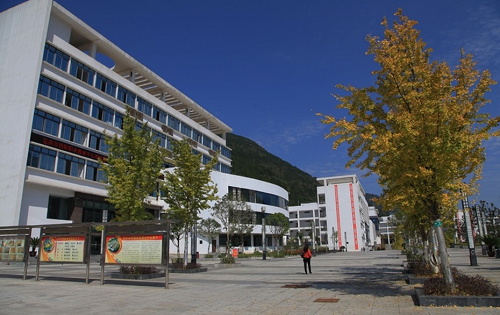 校園環(huán)境